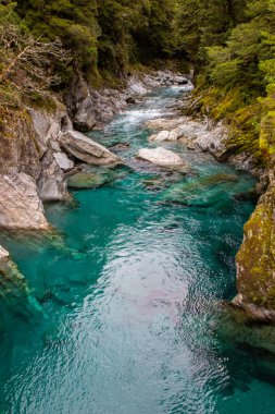 Mavi Havuz görünümü - Young River vadisi.