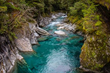 Mavi Havuz görünümü - Young River vadisi.