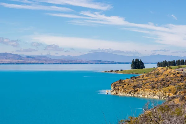 Türkisfarbenes Wasser des Pukaki-Sees, Neuseeland — Stockfoto