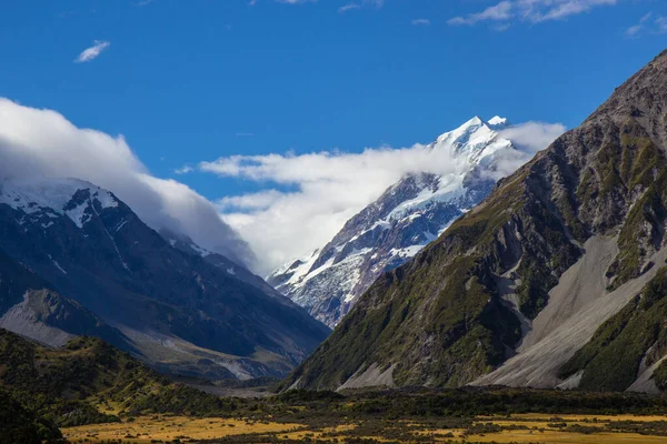 Vue sur le mont Cook et les montagnes environnantes depuis le village Aoraki Mount Cook — Photo