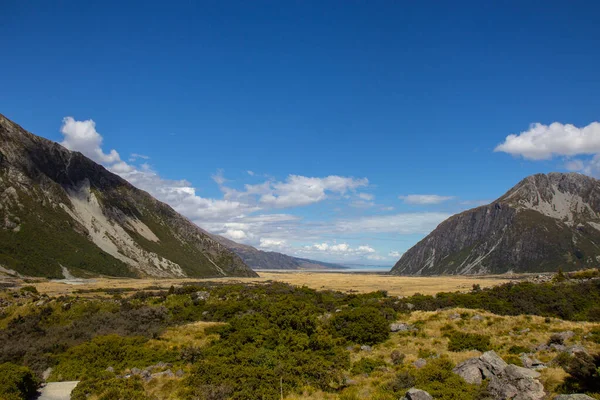 Uitzicht op de vallei bij Mount Cook National Park — Stockfoto