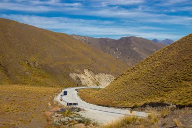 Lindis Vadisi, Yeni Zelanda yakınlarındaki bir yol manzarası