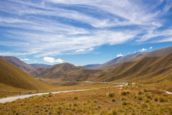 Widok z drogi w pobliżu doliny Lindis, Nowa Zelandia — Zdjęcie stockowe