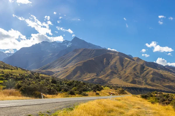 Estrada no Parque Nacional Aoraki, Nova Zelândia — Fotografia de Stock