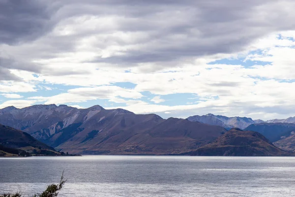 Vista do lago Wanaka, ilha sul, Nova Zelândia — Fotografia de Stock