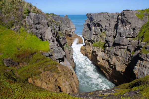 Utsikt över klippformation nära Punakaiki, Nya Zeeland — Stockfoto