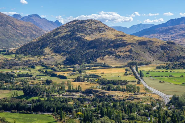 Vista vale da estrada Coroa gama Cardrona, Nova Zelândia — Fotografia de Stock