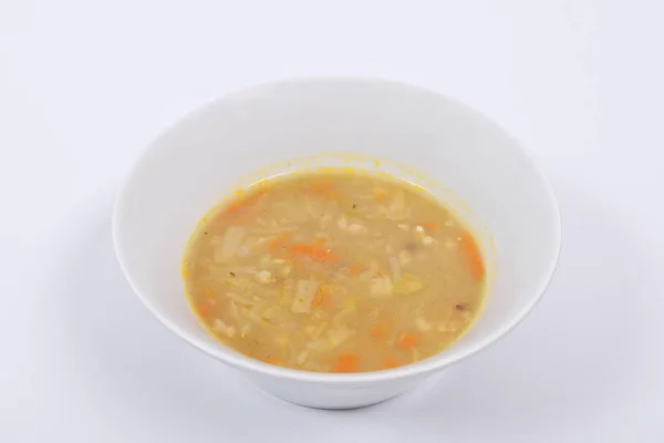 Zupa Makaronem Warzywami Białym Tle — Zdjęcie stockowe