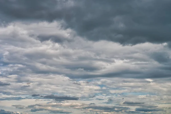 曇り空は暗い雲 — ストック写真