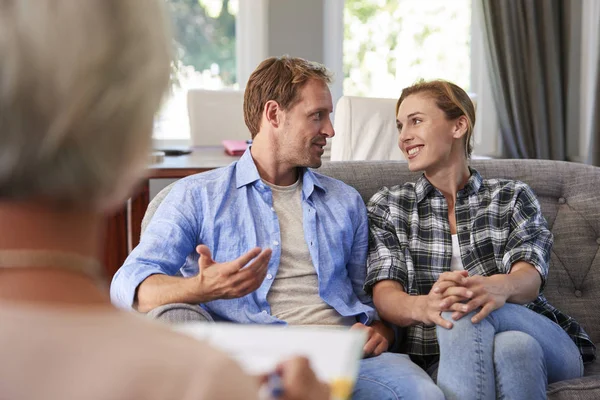 Happy Young Couple Taking Financial Advice Home — Stock Photo, Image