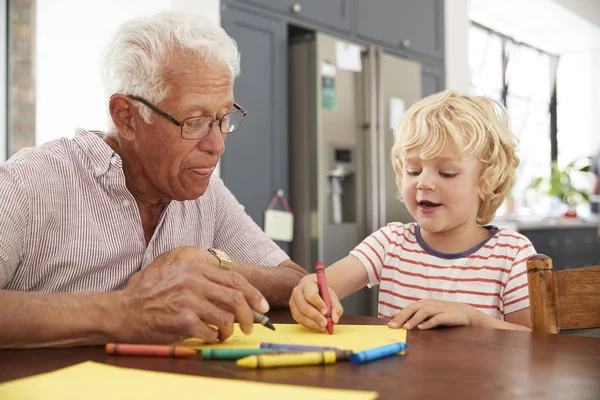 Grandad Grandson Drawing Together Family Kitchen — Stock Photo, Image