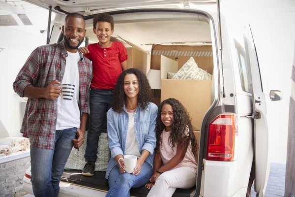 Family Unloading Boxes Removal Truck Moving Day — Stock Photo, Image