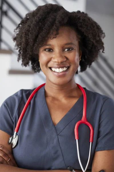 Porträt Einer Krankenschwester Die Krankenhaus Peelings Trägt — Stockfoto