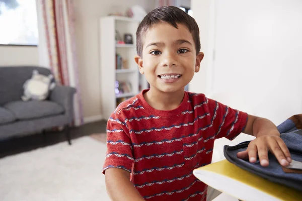 Retrato Menino Saco Embalagem Quarto Pronto Para Escola — Fotografia de Stock