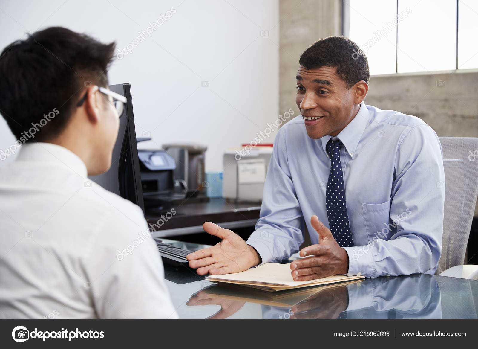 Rencontres un homme asiatique