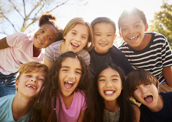 Multi Etnische Groep Scholieren Schoolreis — Stockfoto