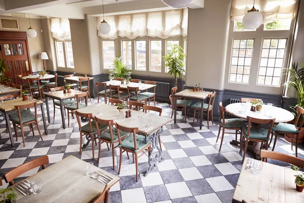 Tabellen Gelegd Voor Service Lege Restaurant — Stockfoto