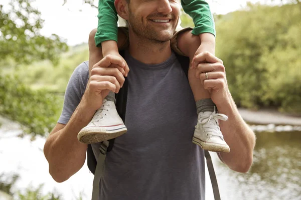 Cropped Shot Father Carrying Son Shoulders Walk River — Stock Photo, Image