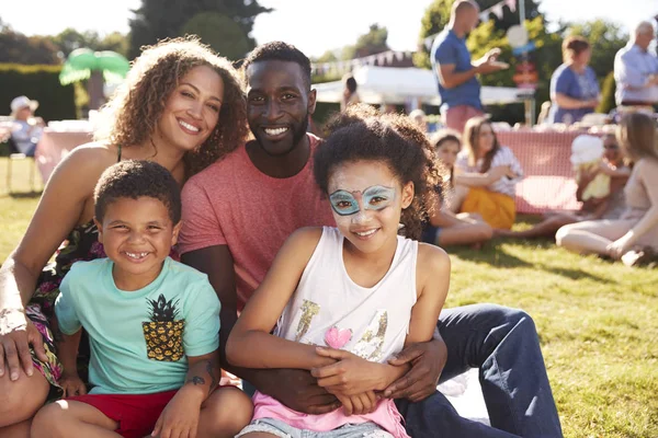 Portrait African American Family Children Sitting Rug Summer Garden Fete — Stock Photo, Image