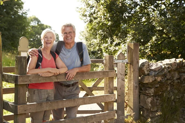 Portrait Senior Couple Wooden Bridge — Stock Photo, Image