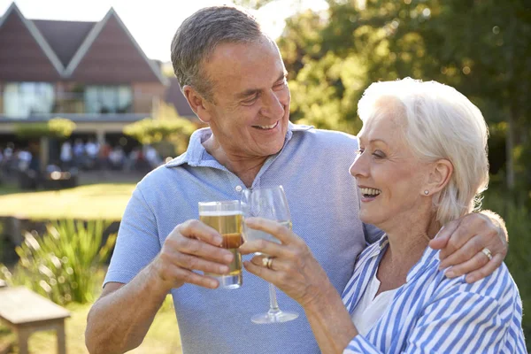 Senior Couple Enjoying Outdoor Summer Drink Pub — Stock Photo, Image