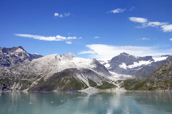 Krásné Jezero Aljašce Obklopené Horami — Stock fotografie