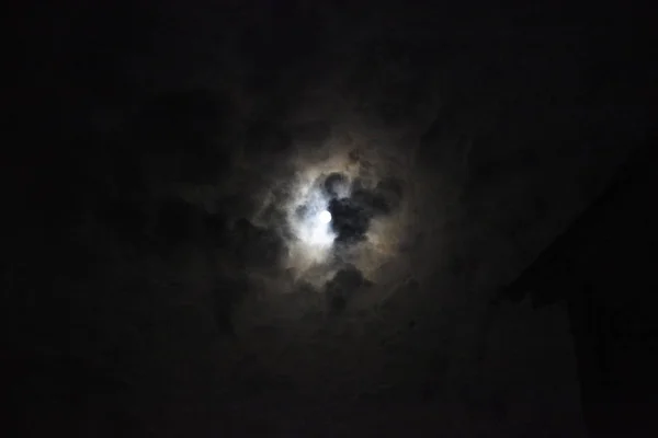 Full Moon Appearing Clouds Night — Stock Photo, Image