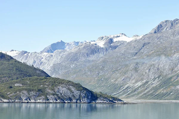 Beautiful Lake Alaska Surrounded Mountains Forest — Stock Photo, Image