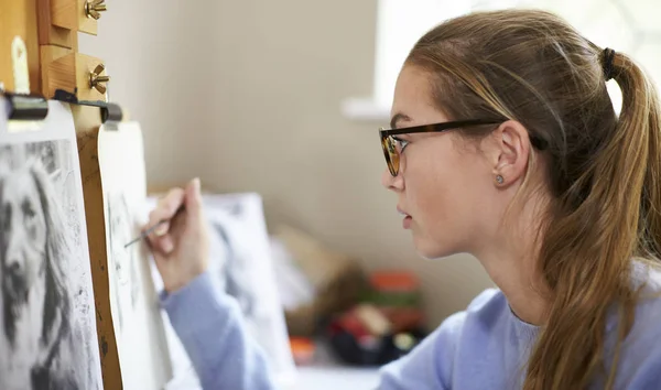 Close Female Teenage Artist Sitting Easel Drawing Picture Dog Photograph — Stock Photo, Image