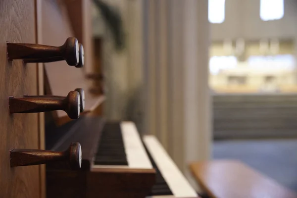 雷克雅未克霍尔格里姆斯基利亚教堂管风琴的细节 — 图库照片