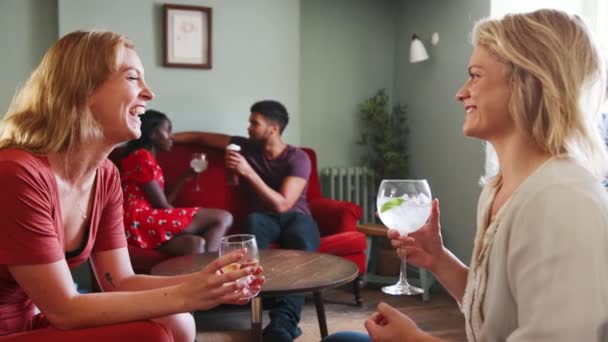 Две взрослые женщины и молодой, русское двойное проникновение смотреть порно онлайн