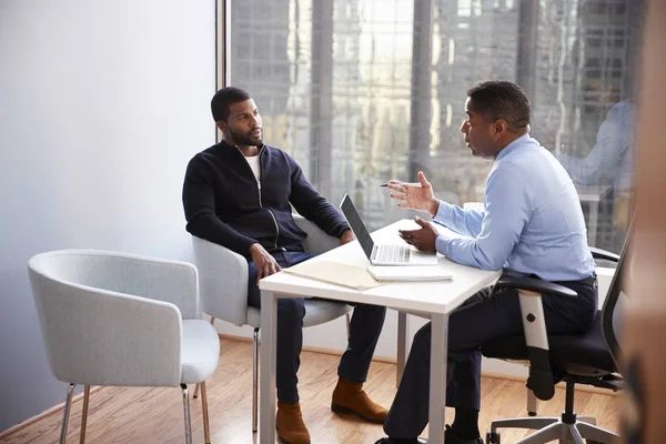 Man Meeting Male Financial Advisor Relationship Counsellor Office — Stock Photo, Image