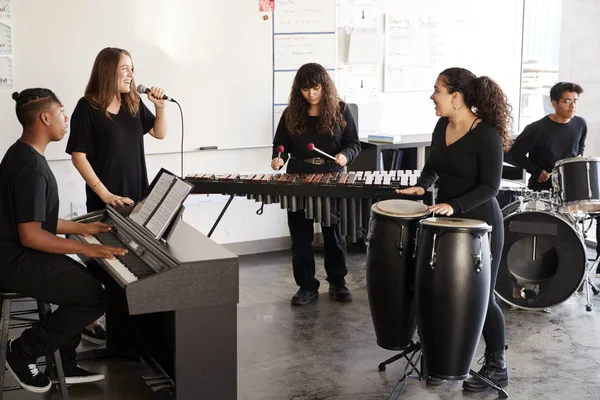 Students Performing Arts School Playing Band Rehearsal — Stock Photo, Image