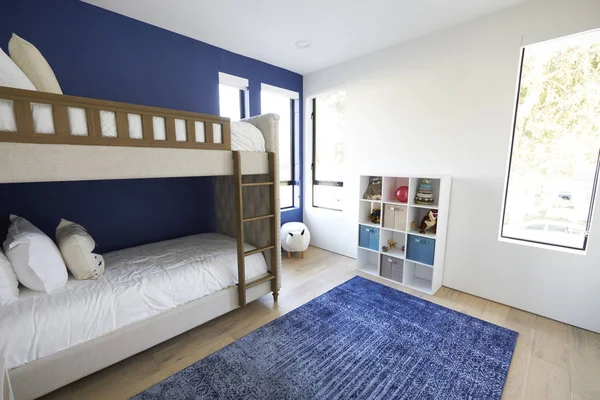 Blauwe Slaapkamer Met Twee Vloerbed Stapelbed — Stockfoto