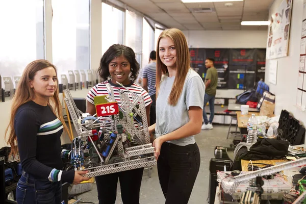 Ritratto Studentesse Universitarie Che Trasportano Macchina Nella Robotica Scientifica Nella — Foto Stock