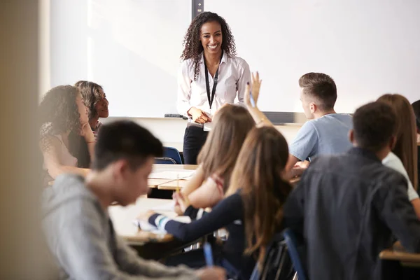 Female High School Teacher Standing Front Interactive Whiteboard Teaching Lesson — Stock Photo, Image