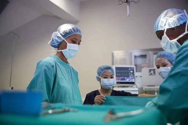 Surgical Team Working Patient Hospital Operating Theatre — Stock Photo, Image