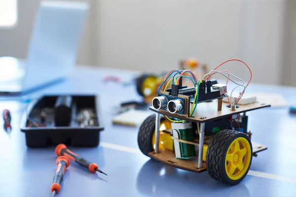 Close Robot Vehicle School Computer Coding Class — Stock Photo, Image