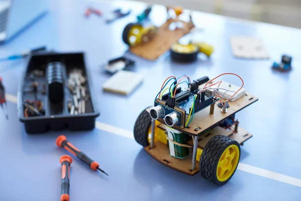 Cierre Del Vehículo Robot Clase Codificación Computadora Escuela —  Fotos de Stock