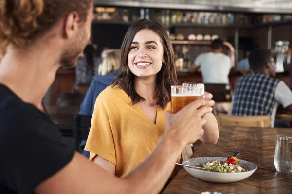 Couple Date Meeting Drinks Food Making Toast Restaurant — Stock Photo, Image