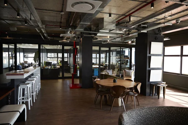 Bar Und Essbereich Büro Eines Kreativen Unternehmens Bei Tageslicht Keine — Stockfoto