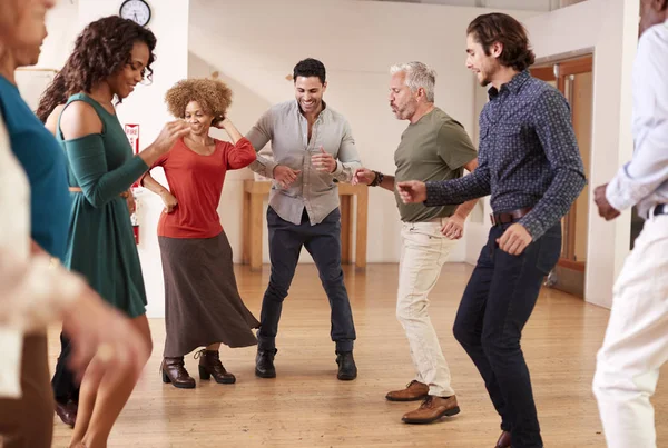 Personas Que Asisten Clases Danza Centro Comunitario —  Fotos de Stock