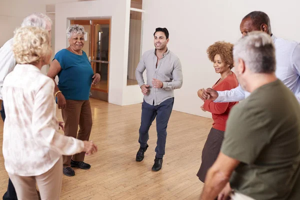 Pessoas Que Frequentam Aula Dança Centro Comunitário — Fotografia de Stock