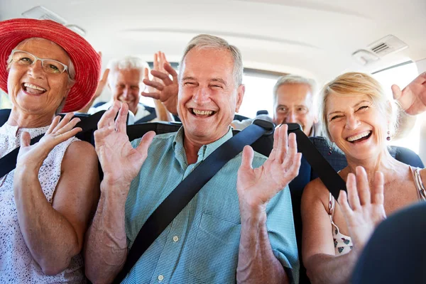 Portrait Senior Friends Sitting Back Van Being Driven Vacation — Stock Photo, Image