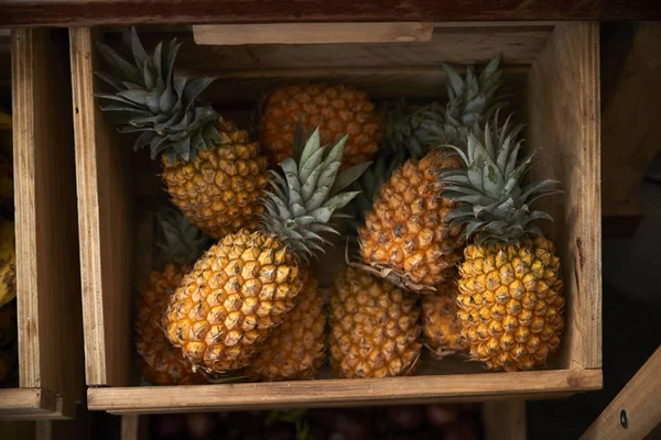 Display Pineapple Sustainable Plastic Packaging Free Grocery Store — Stock Photo, Image
