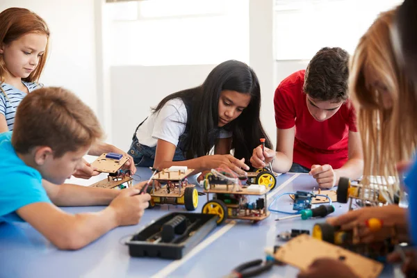 Students School Computer Coding Class Building Learning Program Robot Vehicle — стоковое фото