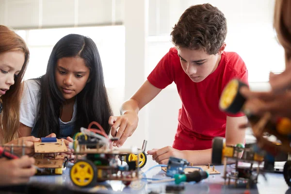 Students School Computer Coding Class Building Learning Program Robot Vehicle — Stock Photo, Image
