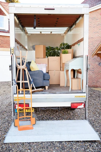 Removal Truck Waiting New Home Moving Day — Stock Photo, Image