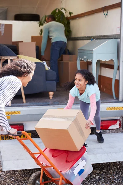 Family Unloading Furniture Removal Truck New Home — Stock Photo, Image