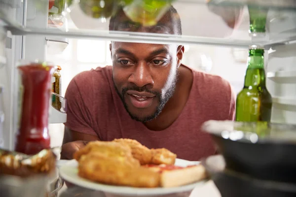 Vista Olhando Para Fora Dentro Refrigerador Enchido Com Comida Takeaway — Fotografia de Stock